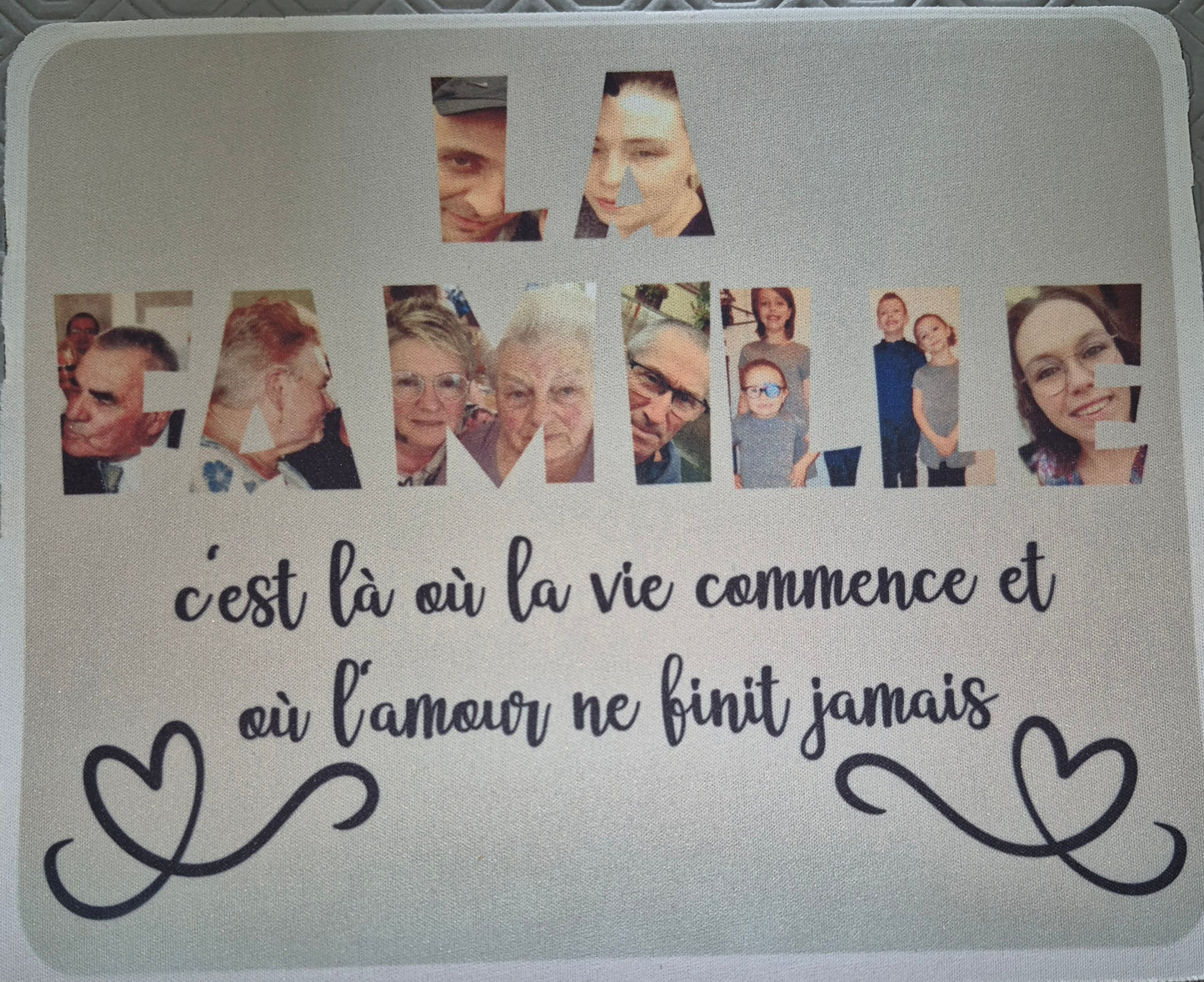 Tapis de souris personnalisable ( Envoi du projet par réponse du mail reçu après validation de la commande)
